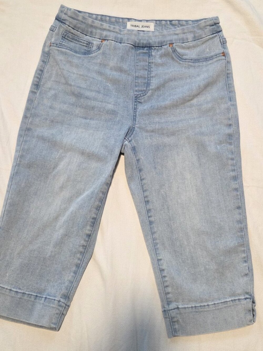 Women's Tribal Jeans - Audrey - Light Blue  Capri - Size 6 - Excellent Condition